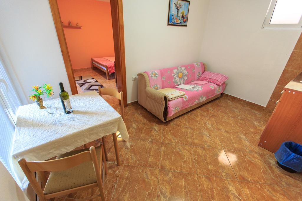 Apartments Vitic Сутоморе Стая снимка