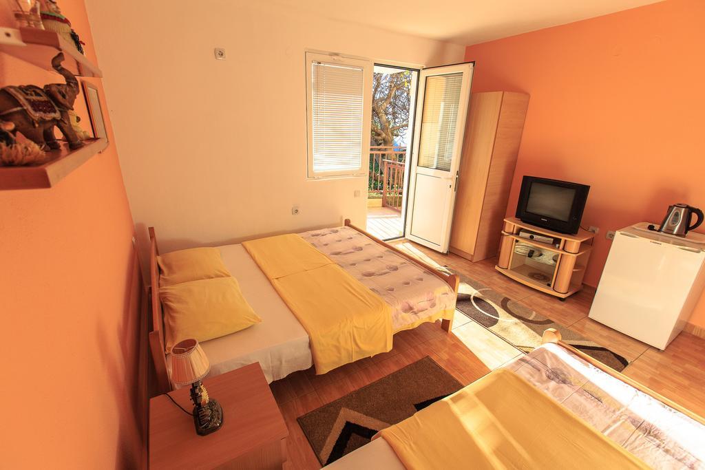 Apartments Vitic Сутоморе Стая снимка