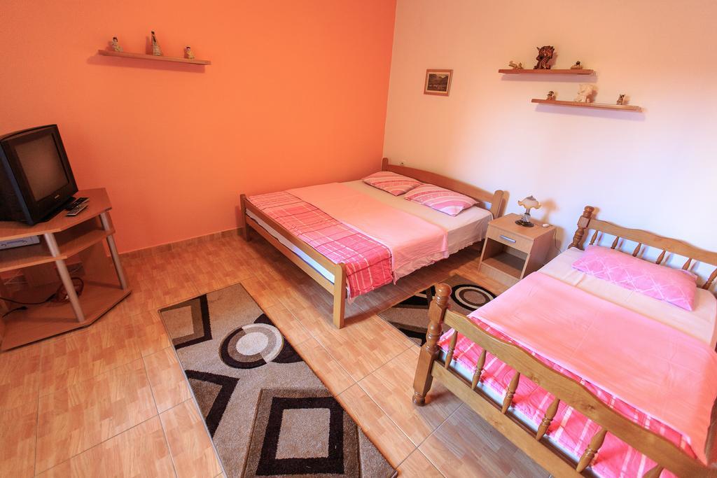 Apartments Vitic Сутоморе Стая снимка