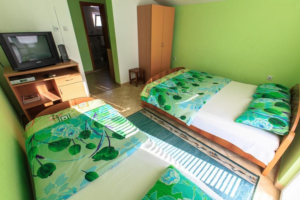Apartments Vitic Сутоморе Стая снимка