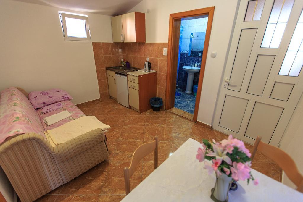 Apartments Vitic Сутоморе Стая снимка