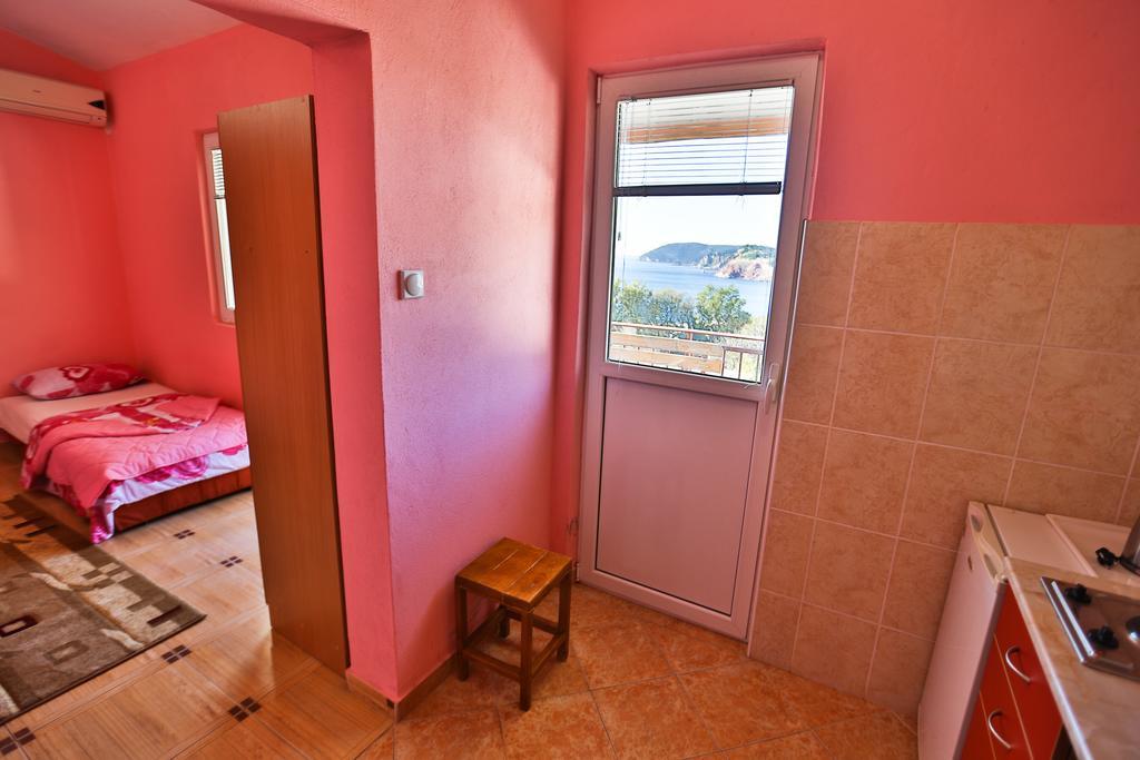 Apartments Vitic Сутоморе Стая снимка