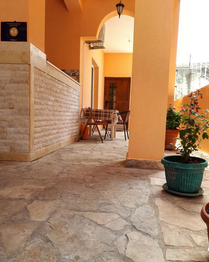 Apartments Vitic Сутоморе Екстериор снимка
