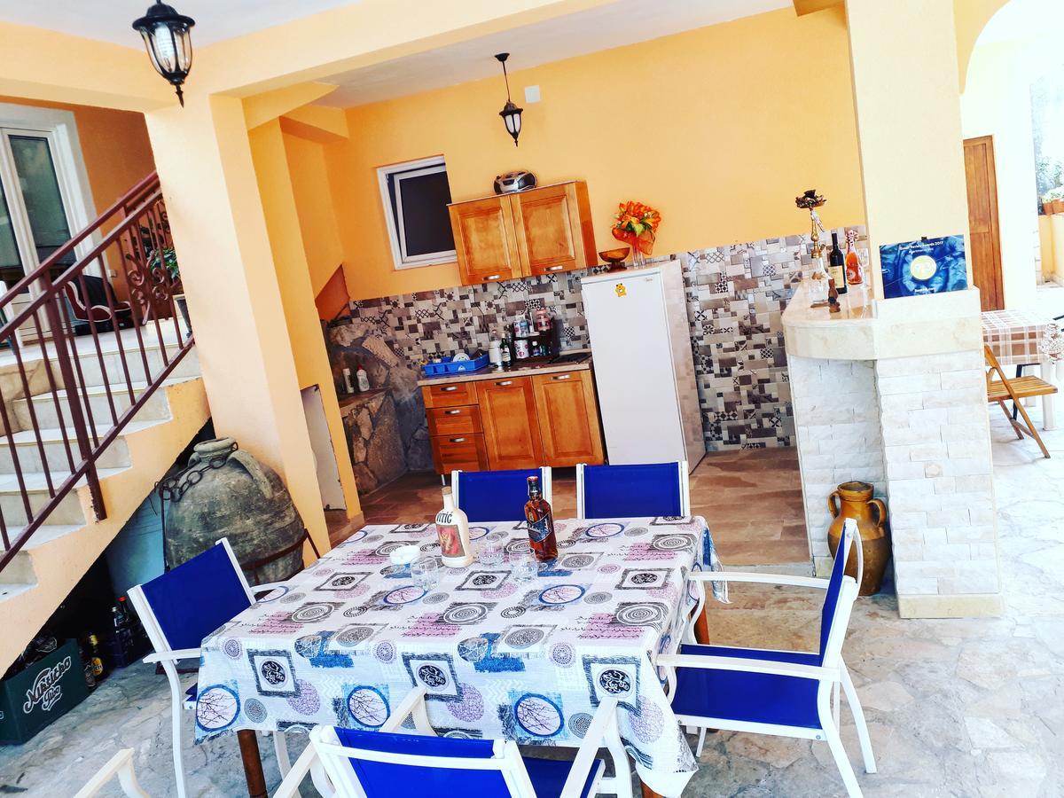Apartments Vitic Сутоморе Екстериор снимка