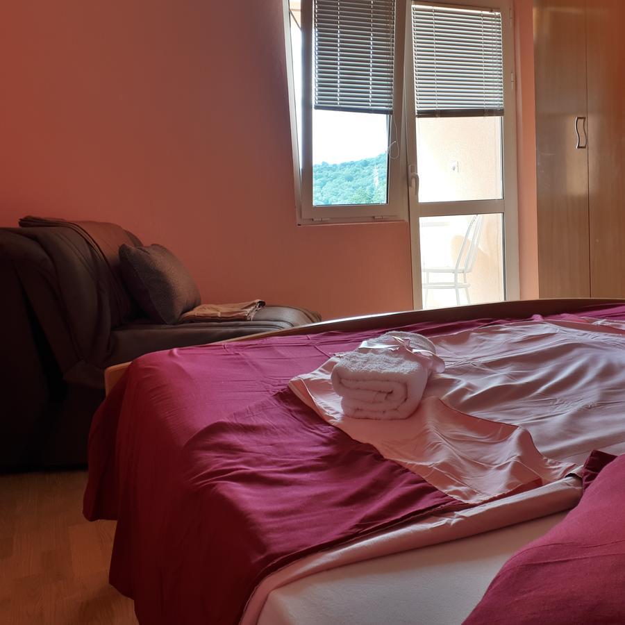 Apartments Vitic Сутоморе Екстериор снимка