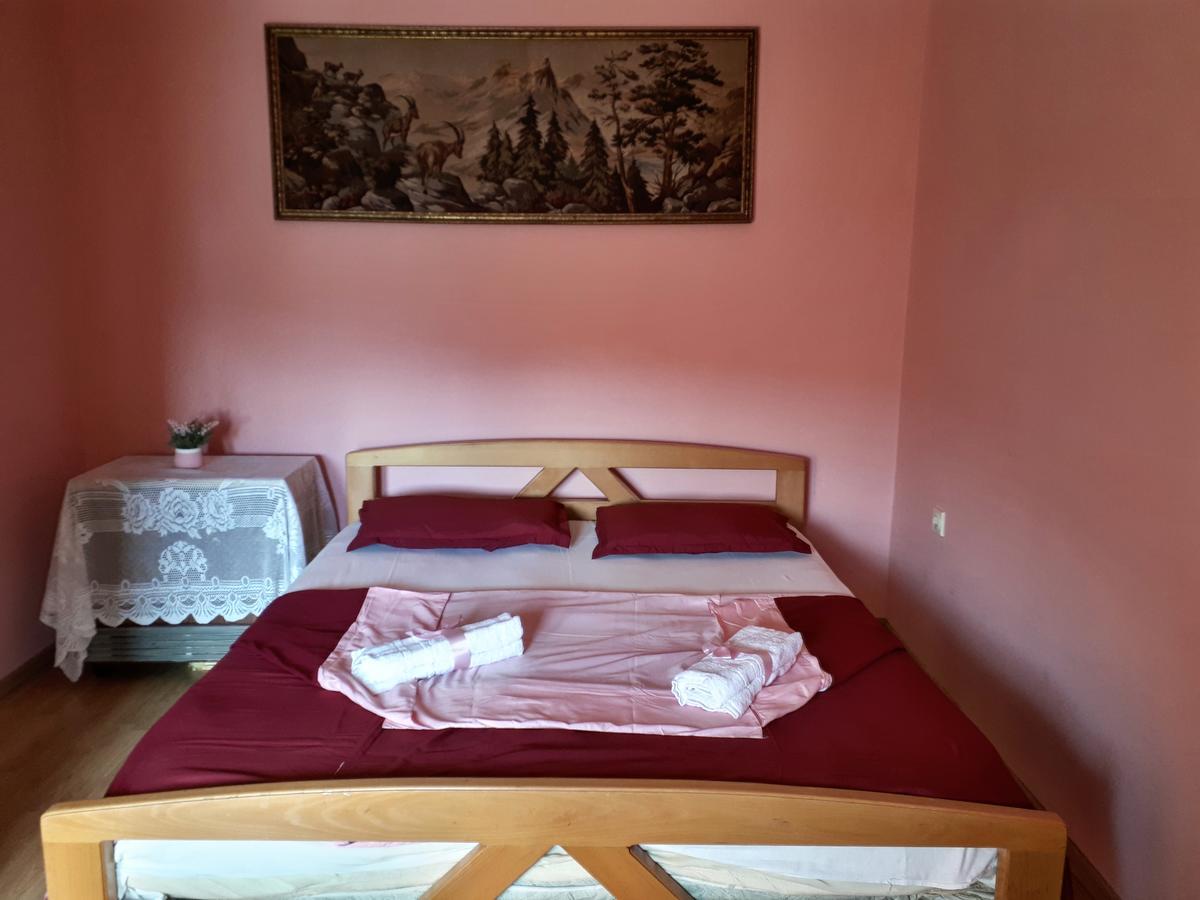 Apartments Vitic Сутоморе Екстериор снимка