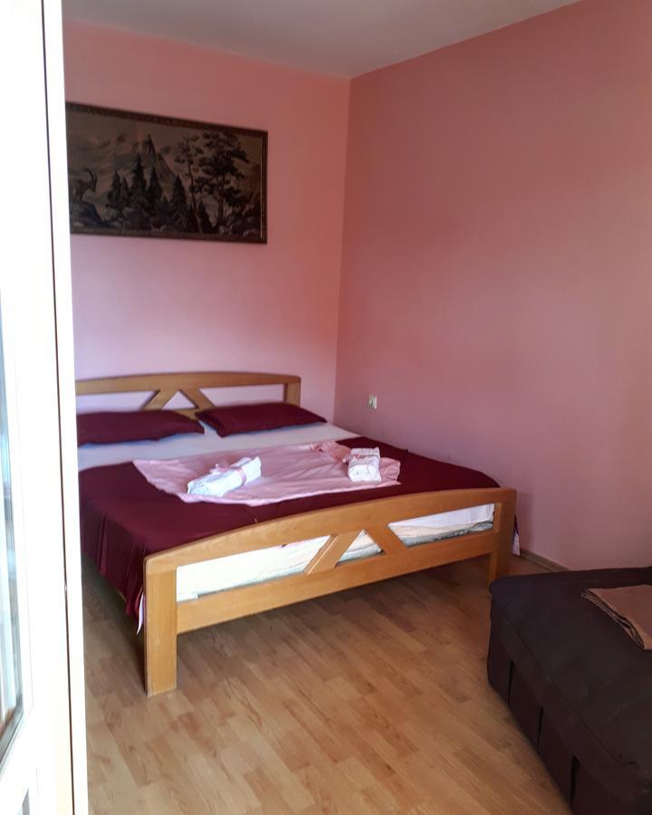 Apartments Vitic Сутоморе Екстериор снимка